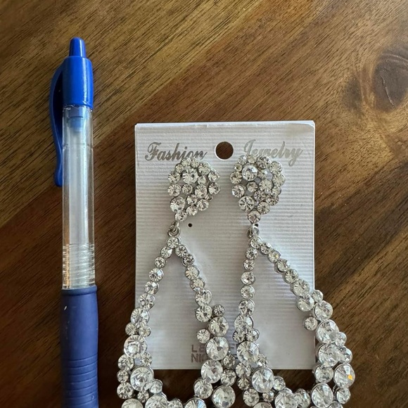 Large pageant earrings - Picture 2 of 2